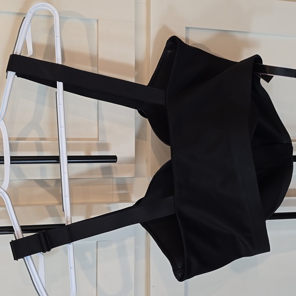 Victoria's Secret Front Closure Underwire Sports Bras - Picture 7 of 8